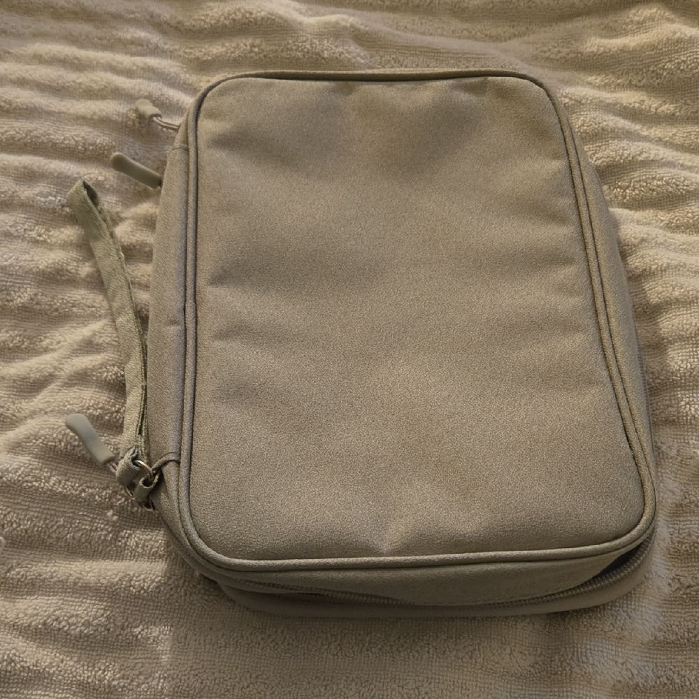 Stylish Gray Electrical Cord Travel Organizer